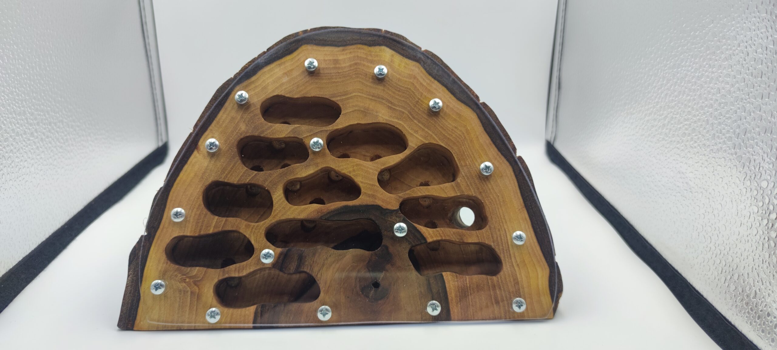 Wooden nest – walnut 14